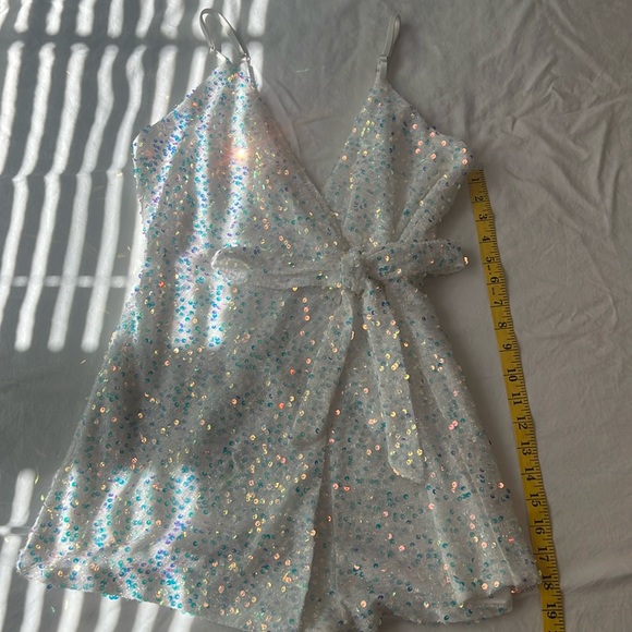 Luxxel Romper Size Medium - Picture 1 of 5
